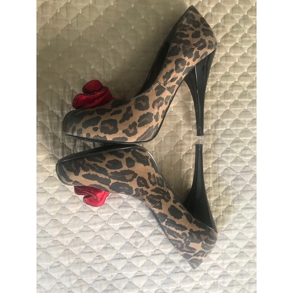 Steve Madden | Toppazz Leopard Heels - Picture 2 of 6